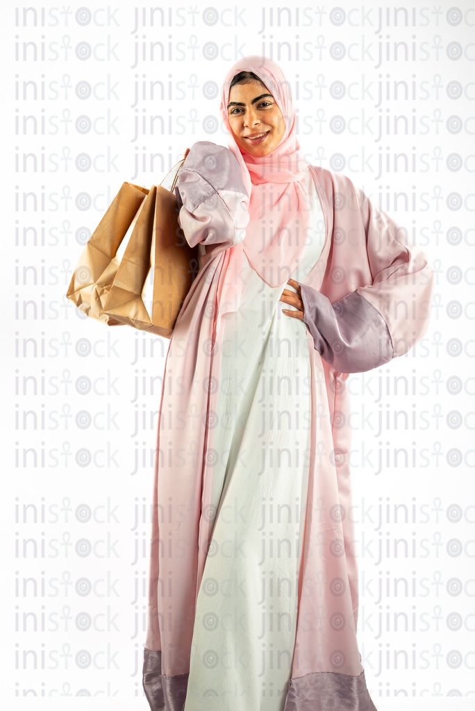 khaliji arab saudi woman from gulf shopping