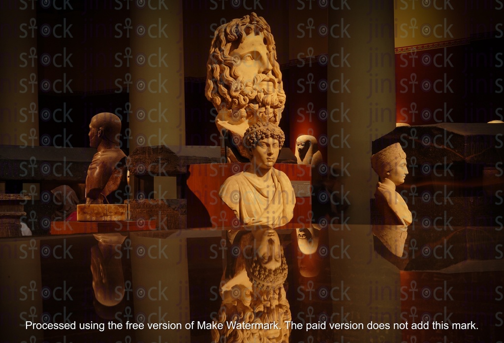 roman statues heads on the Egyptian museum