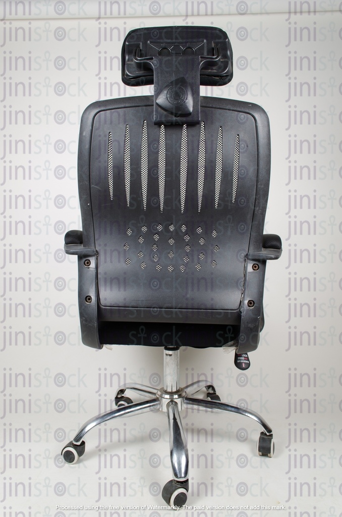 Office chair with wheels - black - front image