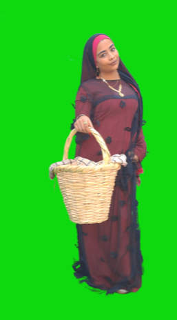 مزارعة نوبية تحمل سلة