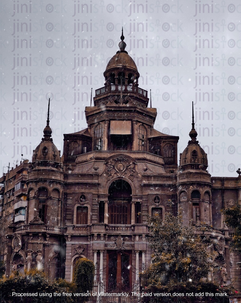 قلعة قديمة مخيفة