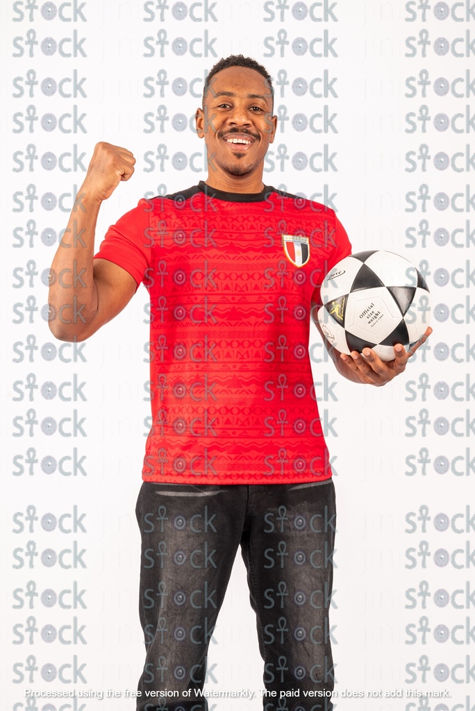 شاب نوبي من مشجعين كرة قدم