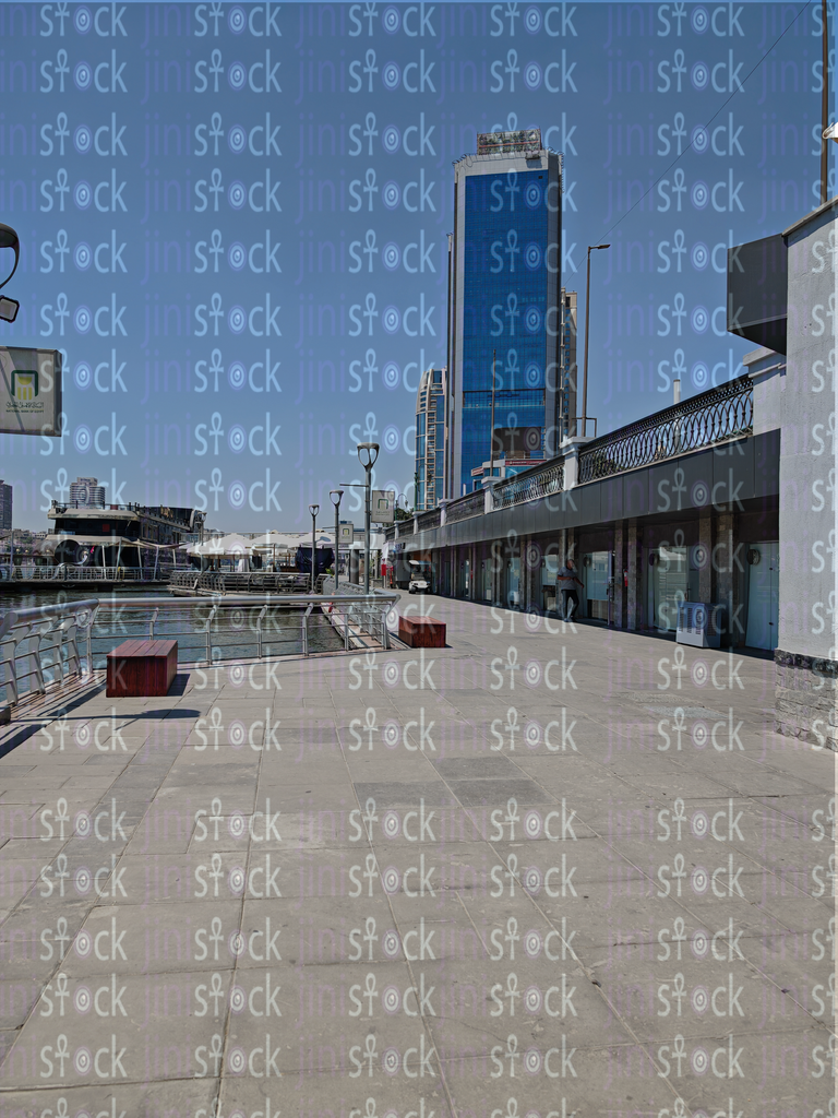 مبانٍ تجارية وسكنية ذات إطلالة ساحرة