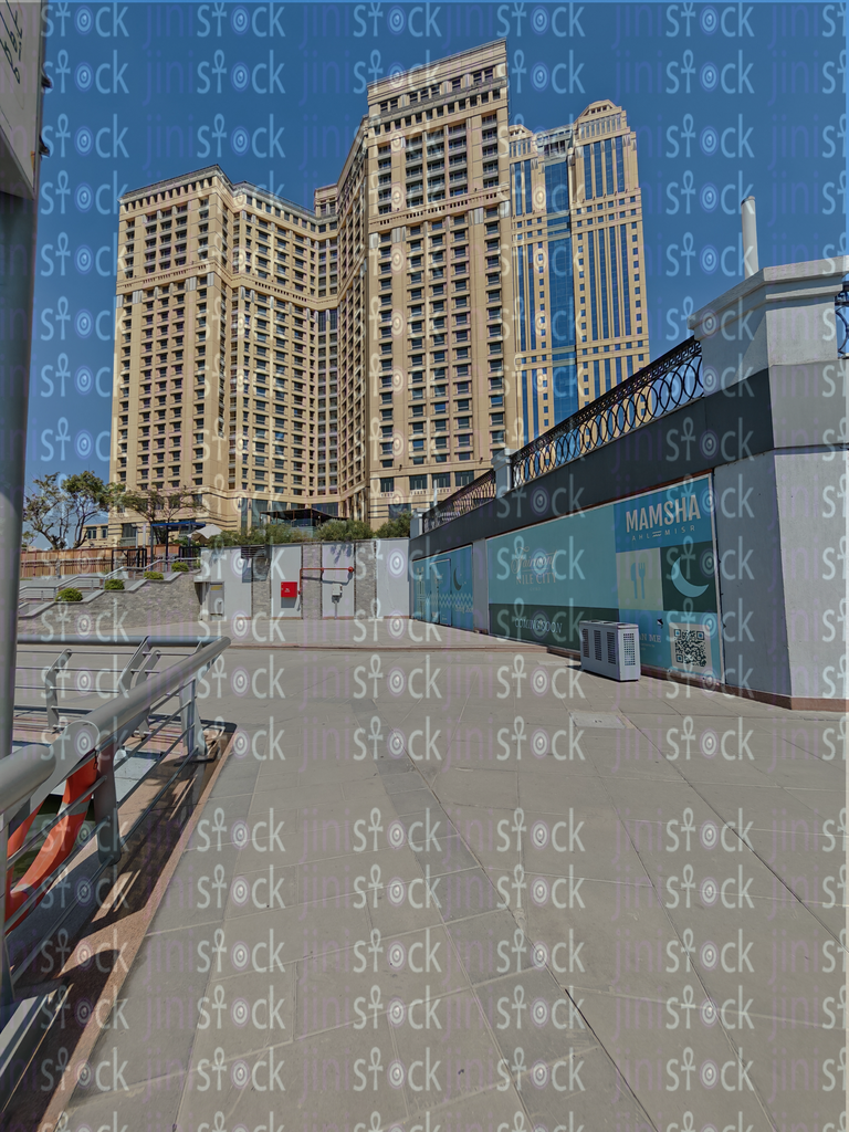  مبانٍ حديثة على امتداد الممشى