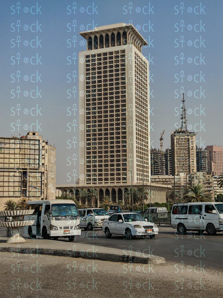 وزارة الخارجية وسط خلفية سماوية صافية