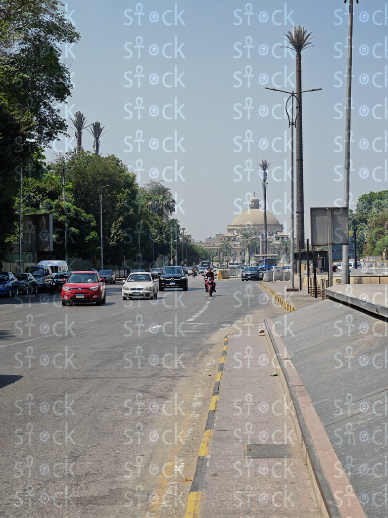 The street opposite the main entrance to Cairo University