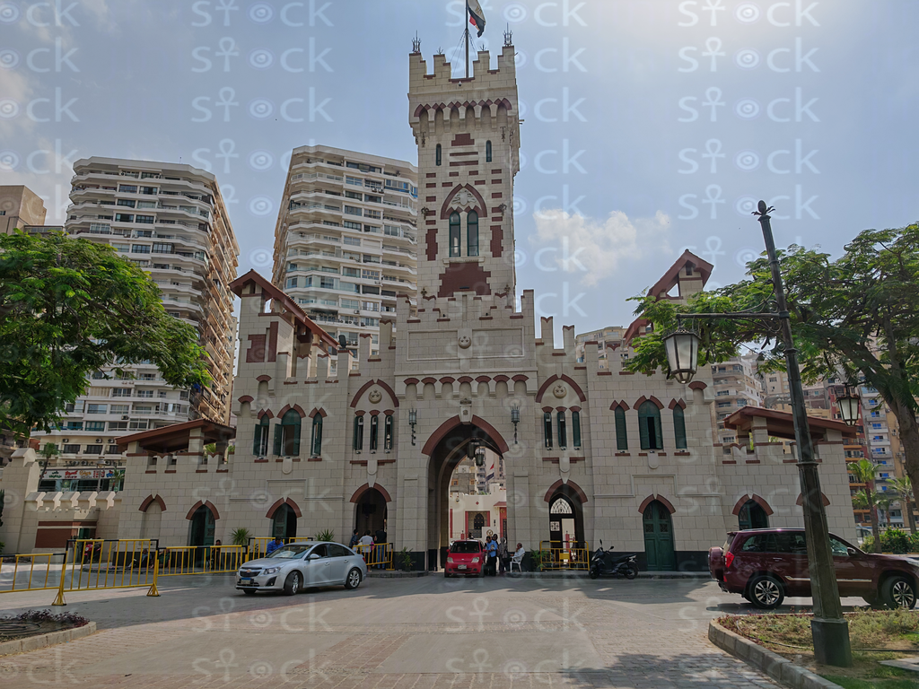 الواجهة التاريخية للمقر الملكي في المنتزه