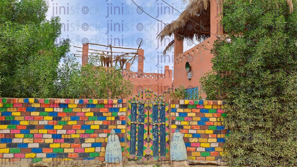 مبنى في قرية تونس بالفيوم يتمتع بجو سياحي وريفي