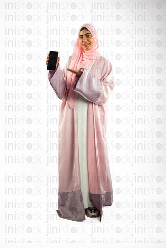 khaliji arab saudi woman from gulf promoting mobile application