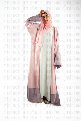 khaliji arab saudi woman from gulf scratching her head