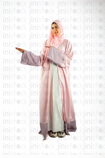 khaliji arab saudi woman from gulf holding something on her hands