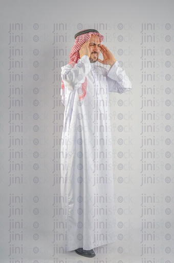 Saudi Arabian or Emirati man or a man from the Gulf has a headache.