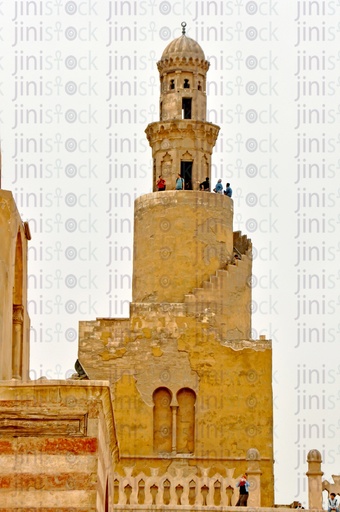 مئذنة جامع أحمد بن طولون الواقعة في منطقة السيدة زينب، والتي تعتبر أقدم مئذنة في مصر.