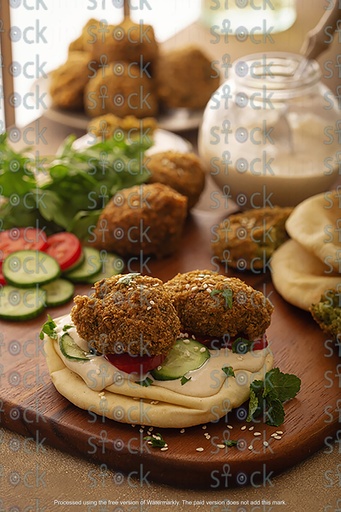 Falafel bread with tahini and vegetables