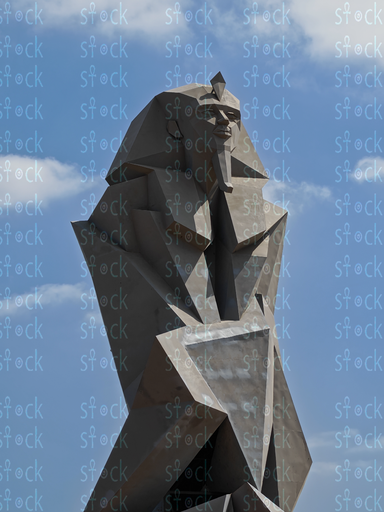  زاوية جانبية للتمثال الحجري