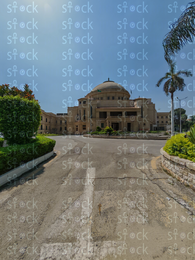 منظر بانورامي لمبنى القبة بالجامعة