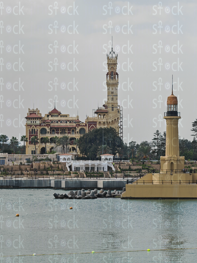  العناق السماوي للبحر المتوسط في المنتزه.